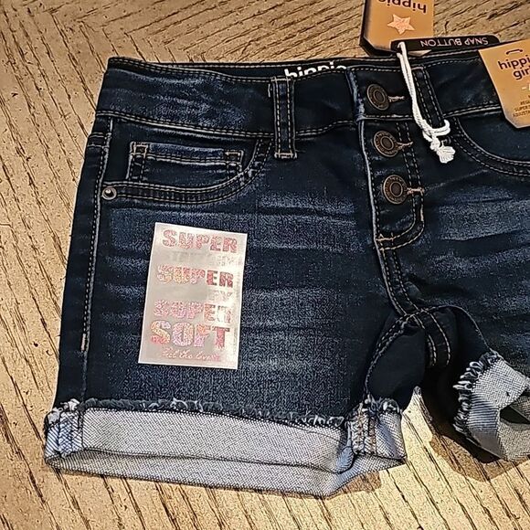 Girls Jean shorts size 7 NWT snap button, adjustable waist, soft and stretchy - Picture 2 of 6